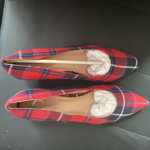 New Red Flannel Kitten Heels Size 10 - Picture 2 of 6